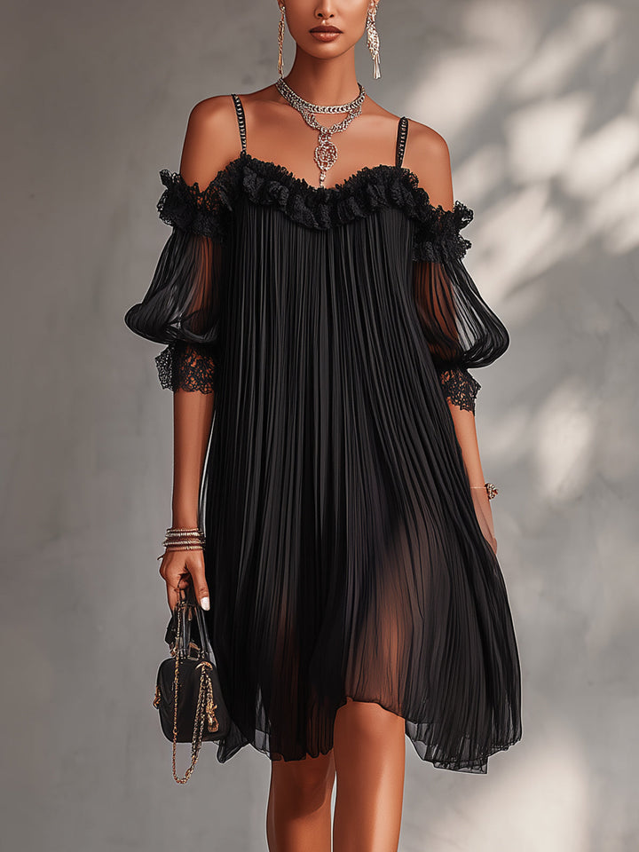 Camille | Robe Mini en Mousseline Noire avec Épaules Dégagées et Bord en Dentelle