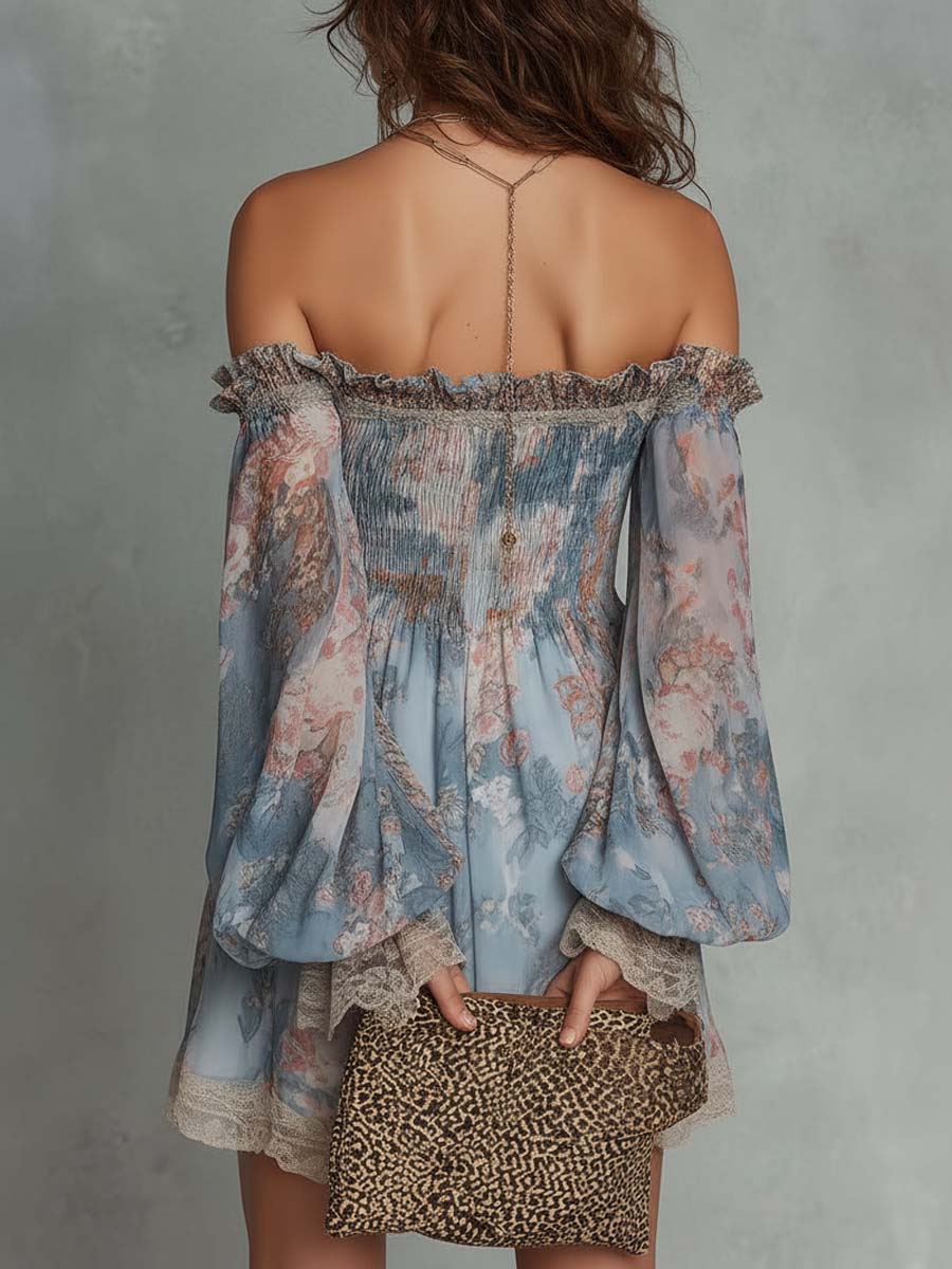 Romane | Robe Mini en Mousseline Froncée avec Épaules Dégagées et Fleurs Romantiques
