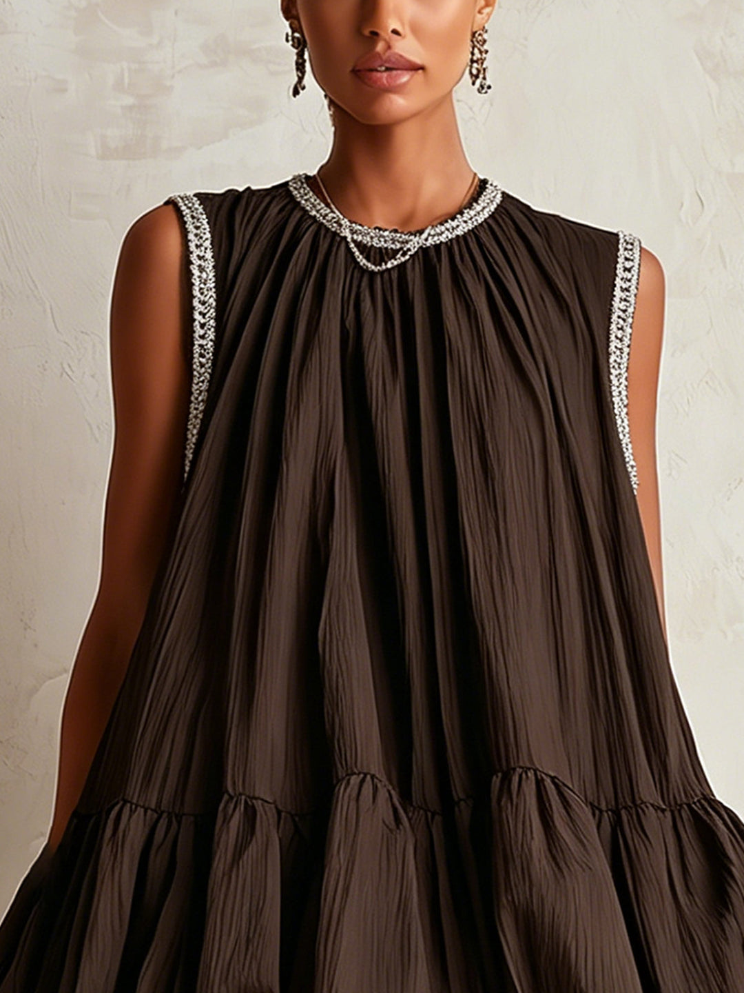 Colette | Mini Robe Sans Manches Marron avec Ourlet Volumineux
