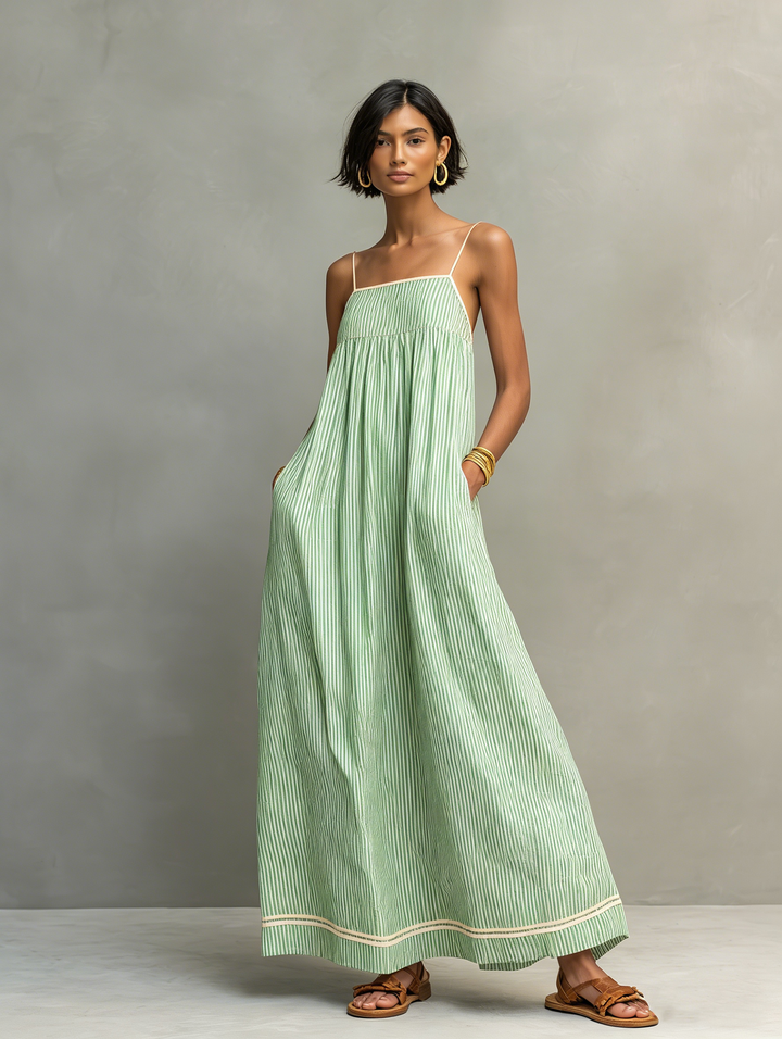 Ari | Robe Bleue avec Bretelles Fines et Poches