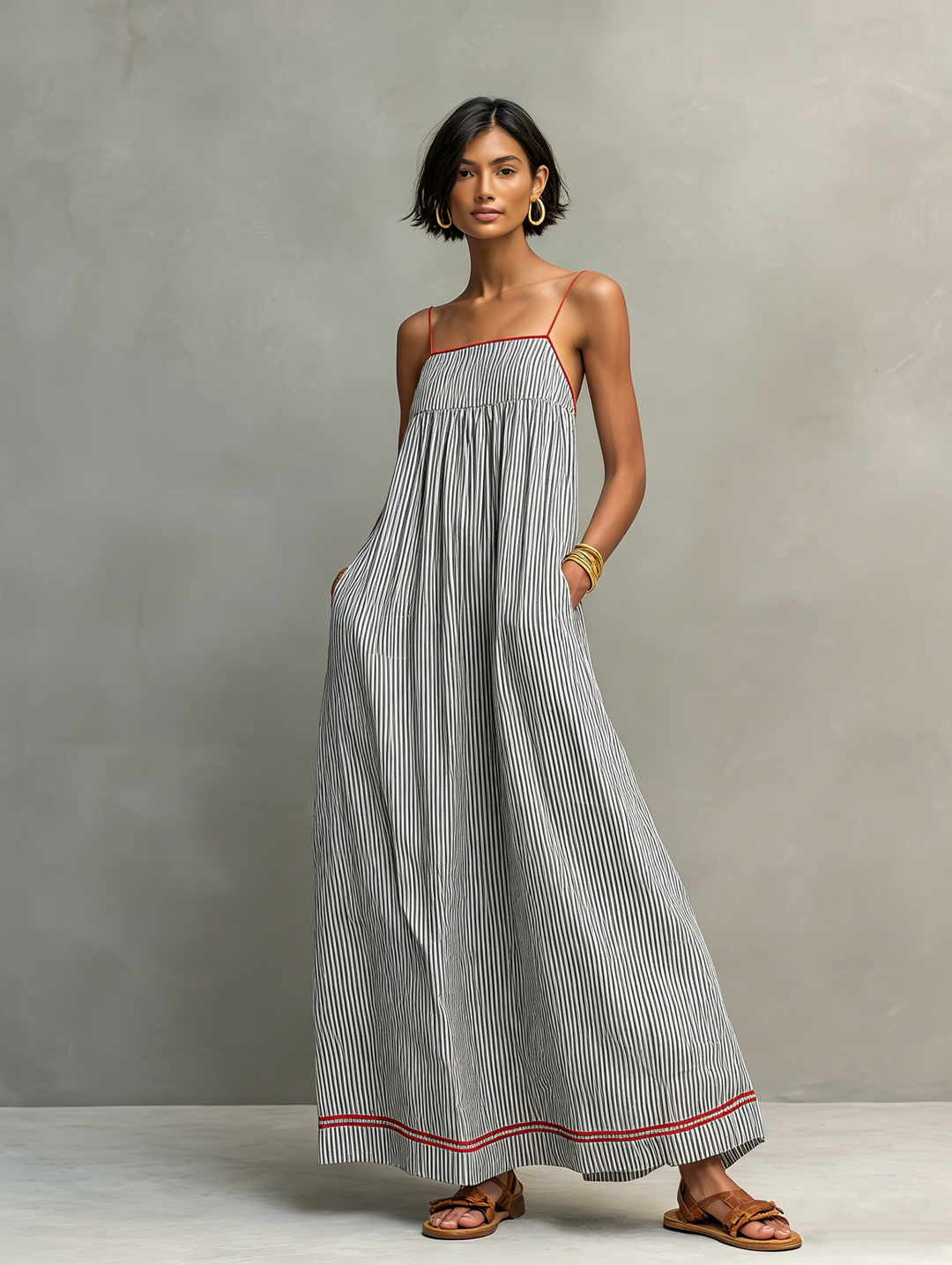 Ari | Robe Bleue avec Bretelles Fines et Poches