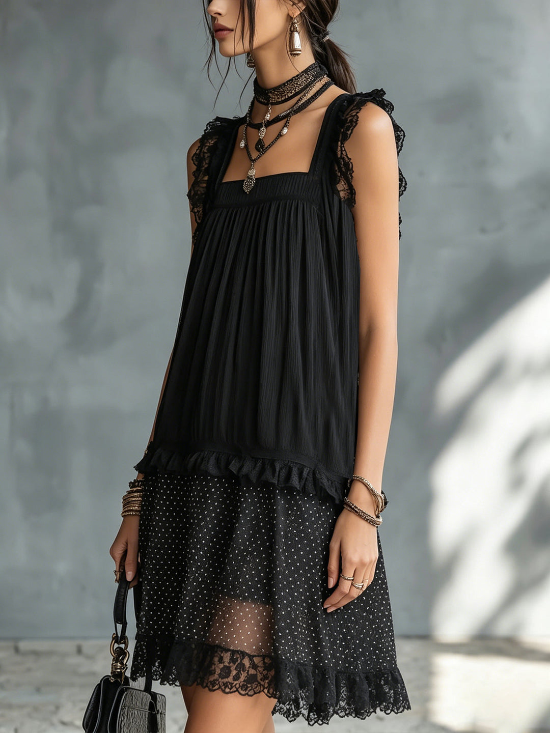 Pauline | Robe Mini Transparente à Pois, Volants et Bord en Dentelle Noire