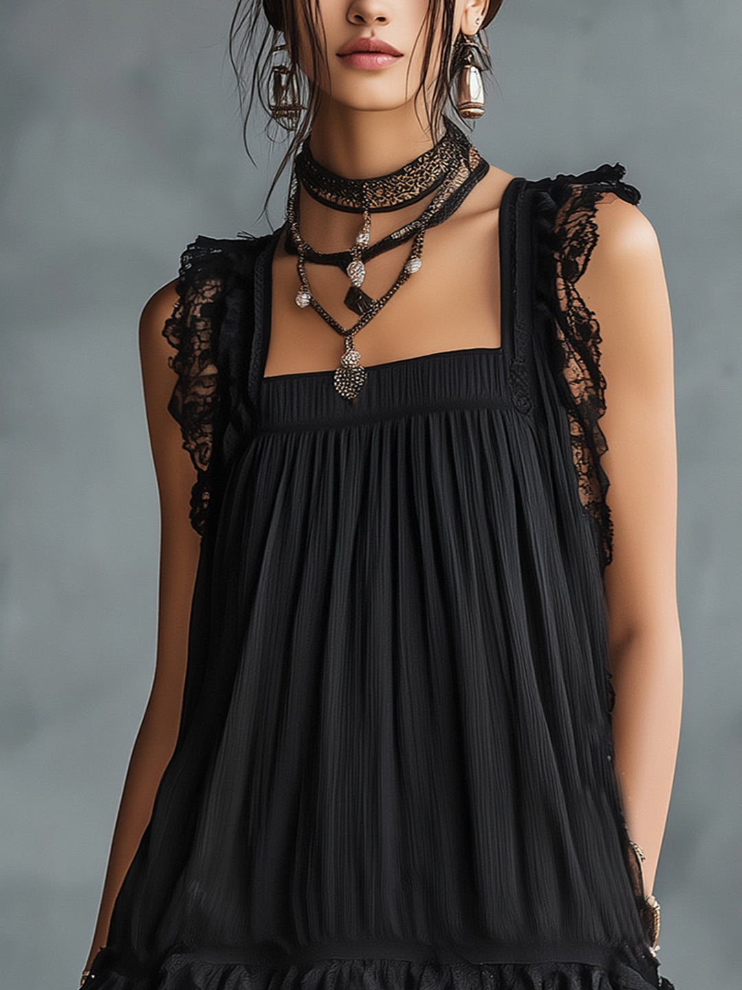 Pauline | Robe Mini Transparente à Pois, Volants et Bord en Dentelle Noire