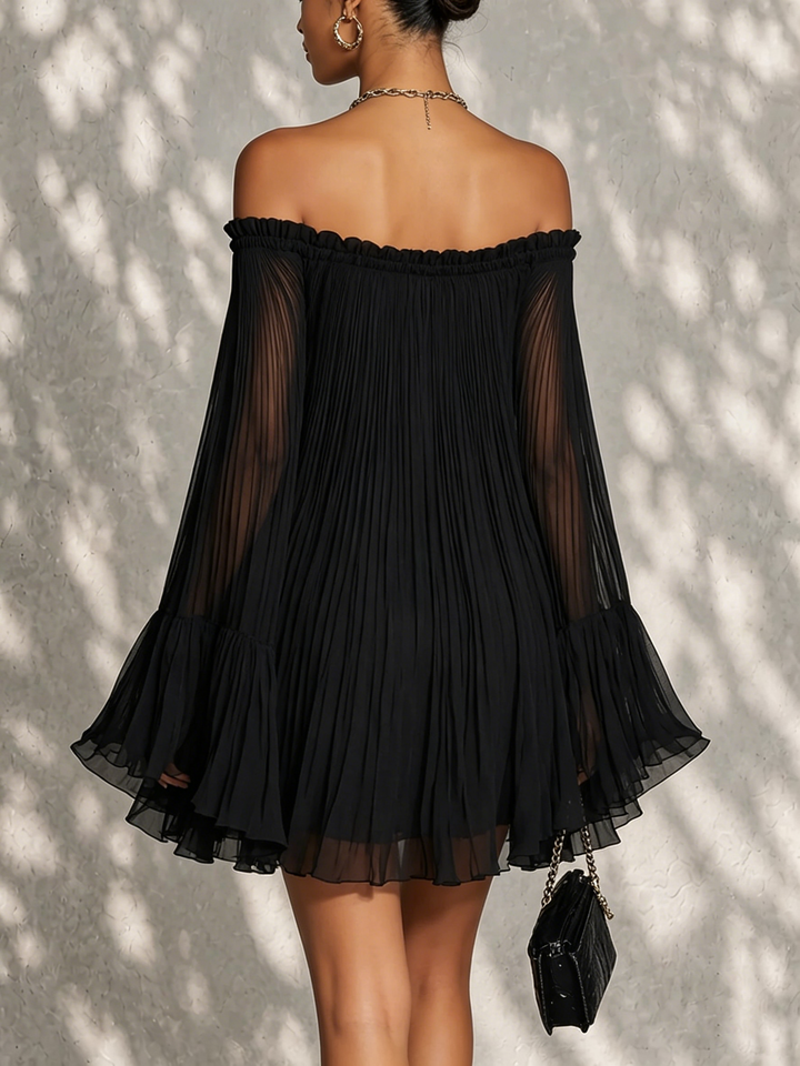 Océane | Robe Mini Noire avec Manches Évasées et Épaules Dénudées Froncées