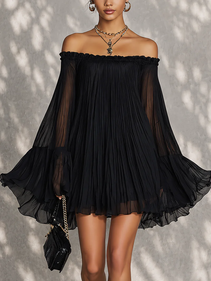 Océane | Robe Mini Noire avec Manches Évasées et Épaules Dénudées Froncées