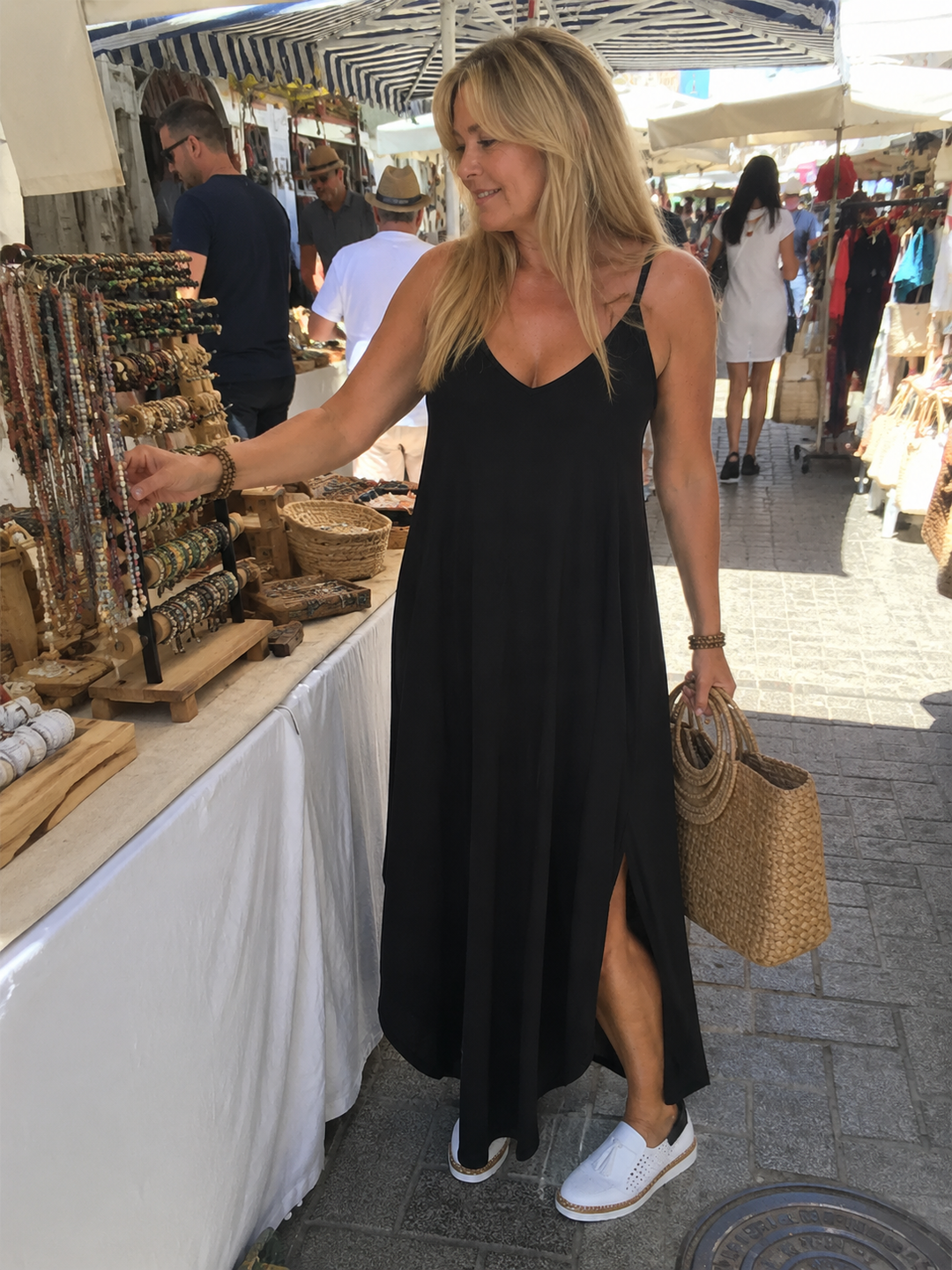 AMY | Robe Cami Aérée Avec Décolleté En V Et Bretelles Ajustables