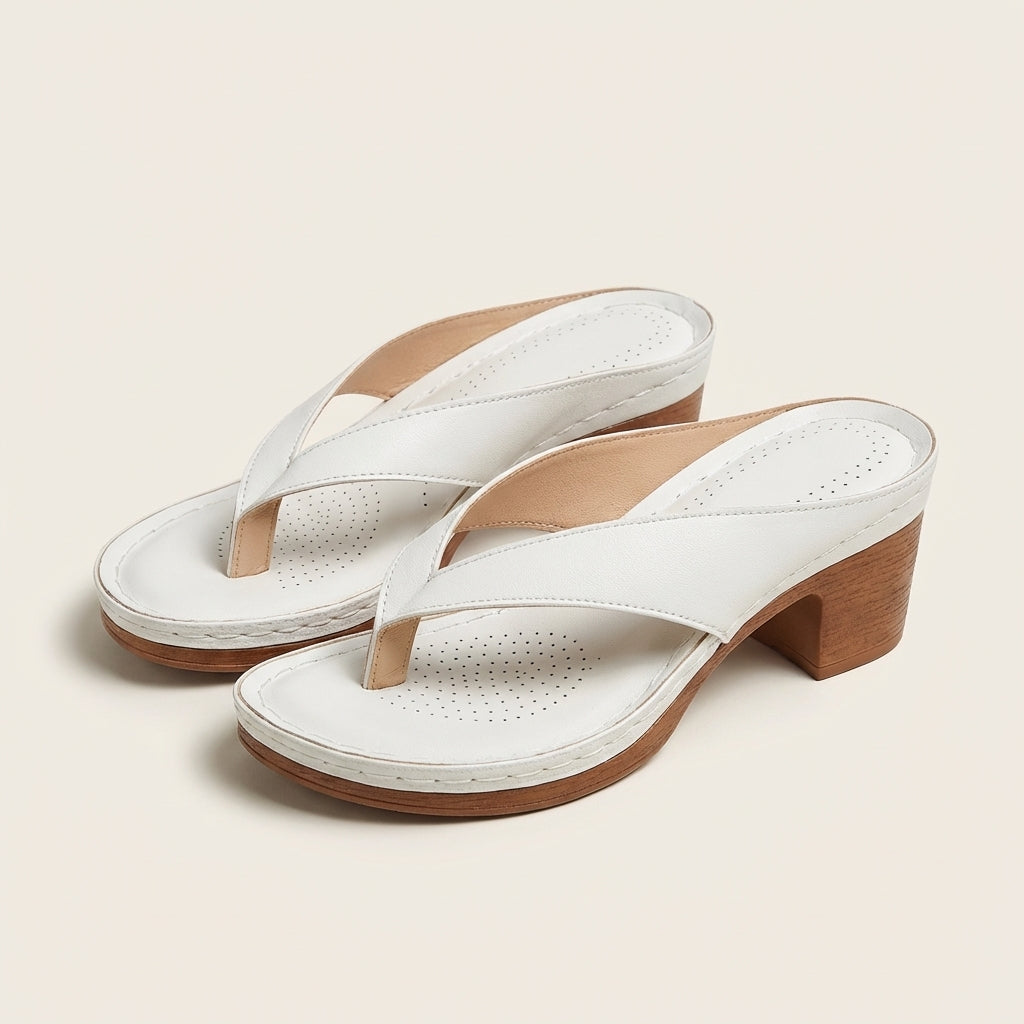 Anslie | Sandale à talon bloc en cuir avec boucle au doigt de pied